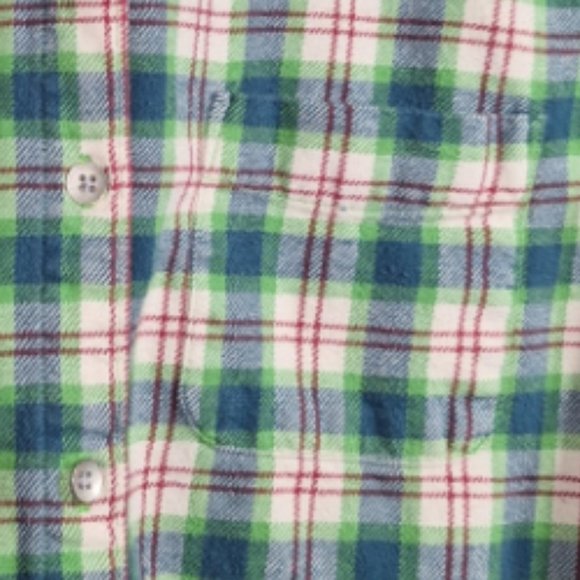 Woolrich Plaid Flannel Top with Long Sleeves and Button Closure Size Medium - Picture 3 of 9